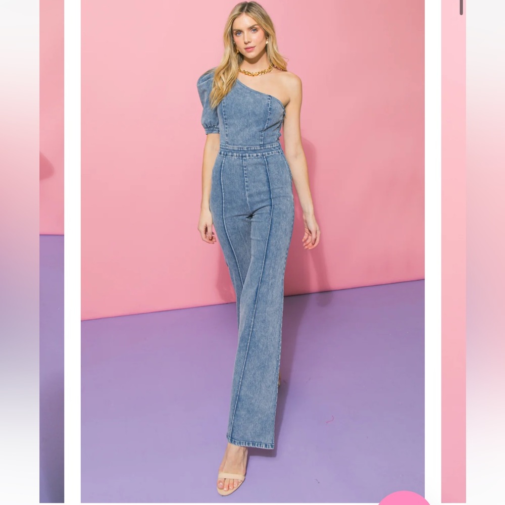 Flying Tomato denim romper. Size medium. Cuffed one shoulder arm.